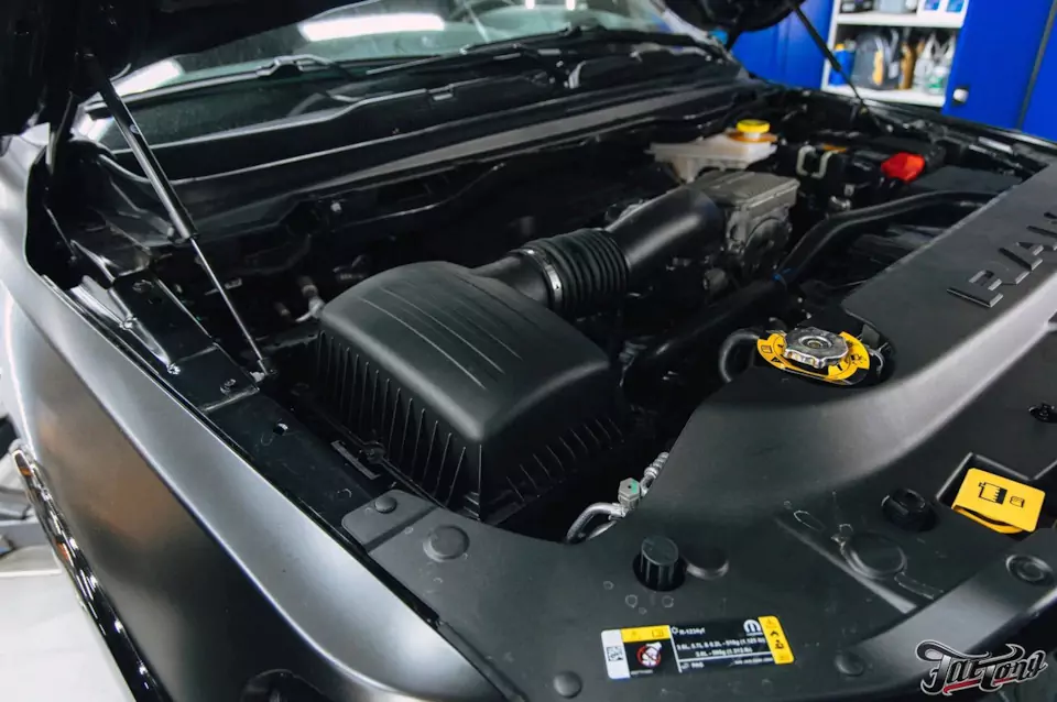 Установили систему холодного впуска на RAM 1500